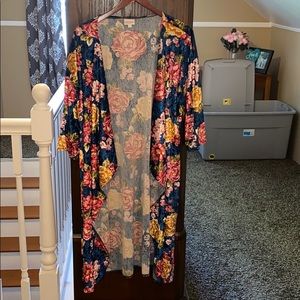 Velvety/Floral Lularoe Shirley